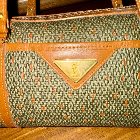 💥HP💥Beautiful Authentic YSL 2 Way Bag! - Picture 3 of 13